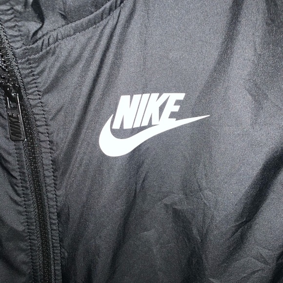 Nike Women’s Black Woven Jacket - Picture 7 of 7